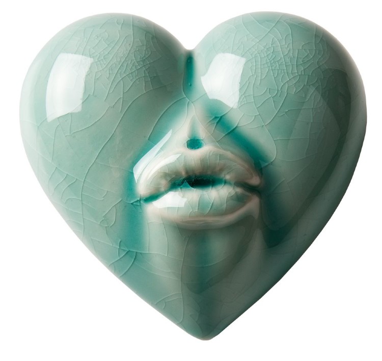 Фарфоровое сердце What The Heart Speaks About Фарфоровое сердце What The Heart Speaks About